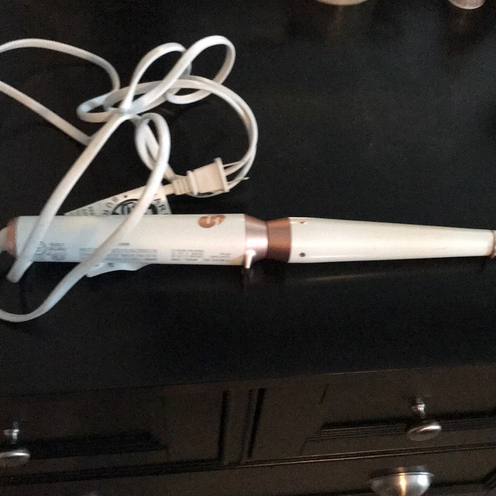 T3 curling iron